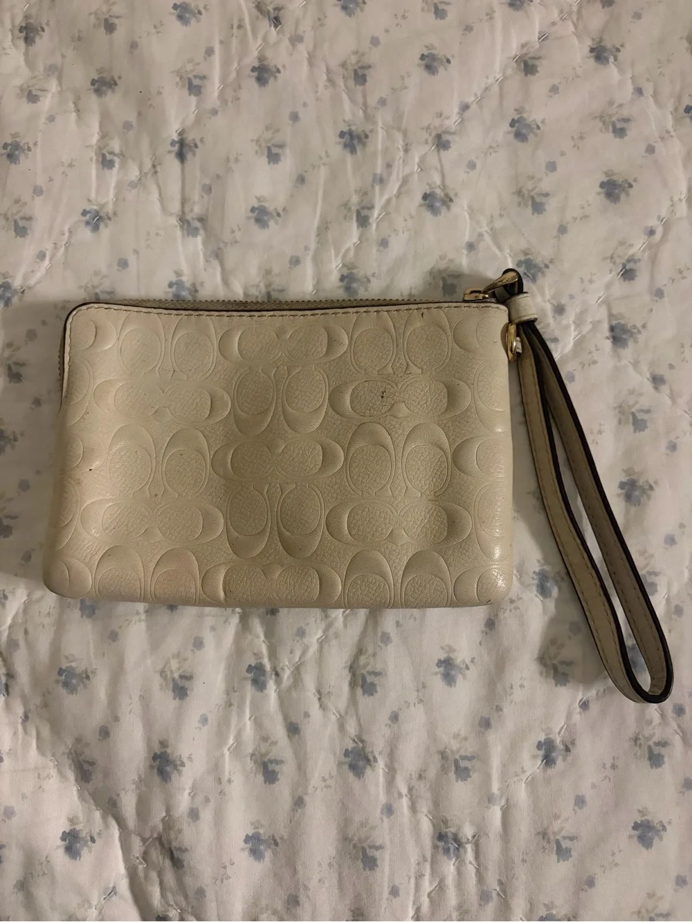 Coach wristlet signature